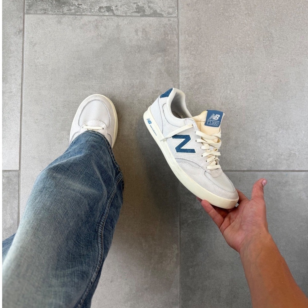 New Balance CT300CN3 Court Line Sneakers White Blue Mens Size 9.5 Low Top Shoes